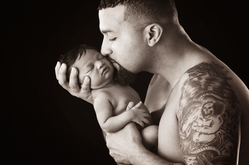 buffalo-newborn-photography-dad-and-baby-1.jpg