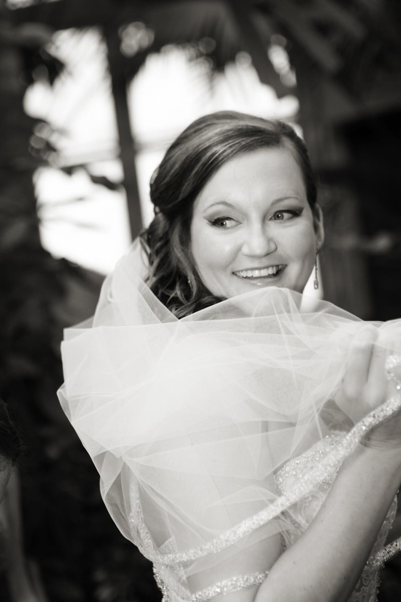 bride-buffalo-botanical-garden-wedding