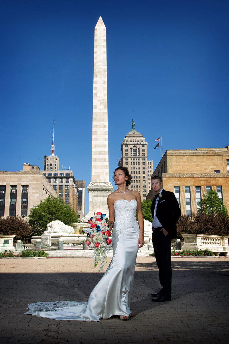 Buffalo-weddings-bride-and-groom-niagara-square